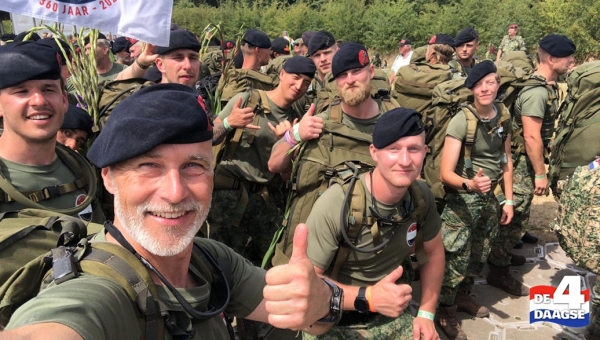 Met het korps Mariniers liep ook Robbert van Riel mee tijdens de 4-Daagse